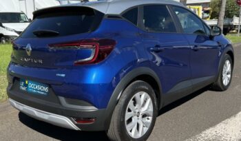 Reunion auto occasion Captur 2023 1.6 e-tech hybride 145ch zen pas chère.