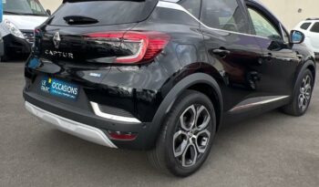 Reunion auto occasion Captur 2023 1.6 e-tech hybride 145ch intense pas chère.