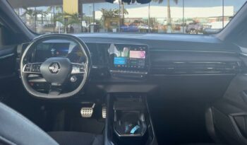 Occasion à vendre : Renault voiture blanc nacré brillant/toit noir etoilé hybride : essence/electrique 1.2 e-tech full hybrid 200ch iconic esprit alpine Reunion