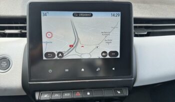 Occasion 974 : Découvrez la version 1.6 e-tech hybride 145ch evolution Renault 2023, Reunion.