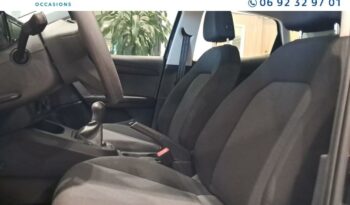 Image illustrative Berline occasion climatisation bleu électrique métal Reunion à saisir.