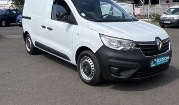 Image illustrative Fourgonnette occasion climatisation blanc glacier Reunion à saisir.