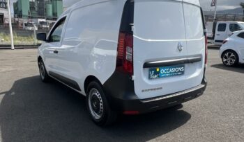 Occasion à vendre : Renault voiture blanc glacier diesel 1.5 blue dci 75ch confort 22 Reunion