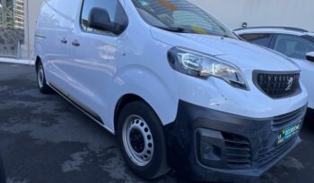 Image illustrative Fourgon occasion climatisation blanc Reunion à saisir.