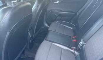 Image illustrative Berline occasion climatisation bleu azur métallisé Reunion à saisir.