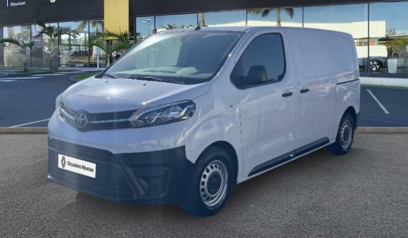 Vente Toyota Proace medium 1.5 d-4d 100 dynamic rc21 Renault-renault Saint Denis, La Reunion.