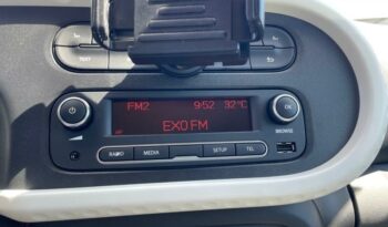 Occasion 974 : Découvrez la version e-tech electric authentic r80 achat intégral Renault 2023, Reunion.