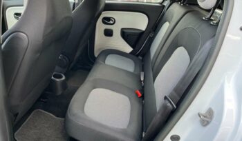 Image illustrative Berline occasion climatisation blanc cristal Reunion à saisir.