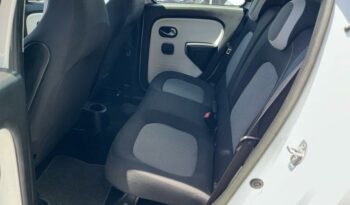 Image illustrative Berline occasion climatisation blanc cristal Reunion à saisir.