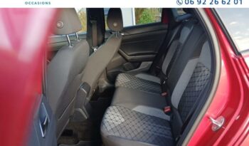 Image illustrative Berline occasion climatisation rouge roi metallisé Reunion à saisir.