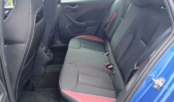 Image illustrative S.u.v. occasion climatisation bleu racing métallisé Reunion à saisir.