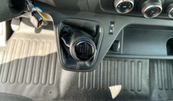 Reunion auto occasion Master Fg 2023 f3300 l2h2 2.3 blue dci 135ch grand confort euro6 pas chère.