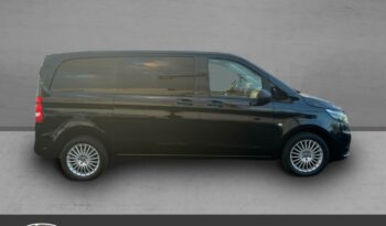 Occasion à vendre : Mercedes-benz voiture noir obsidienne métallisée diesel 114 cdi mixto compact pro propulsion 9g-tronic Reunion