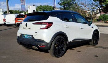 Reunion auto occasion Captur 2023 1.6 e-tech hybride 145ch engineered pas chère.