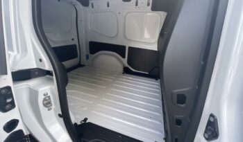 Image illustrative Fourgonnette occasion climatisation blanc minéral Reunion à saisir.