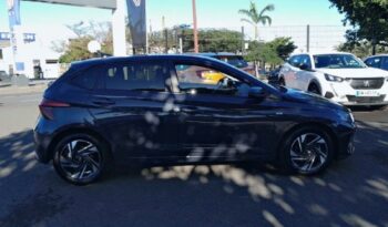Occasion à prix réduit chez Renault-renault Saint Pierre : Vente berline 2023, berline à La Reunion.