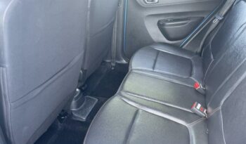 Image illustrative S.u.v. occasion climatisation bleu cenote métallisé Reunion à saisir.