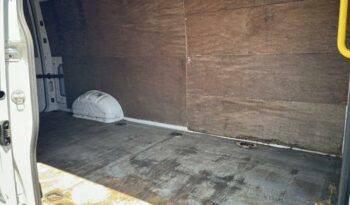 Image illustrative Fourgon occasion climatisation blanc candy Reunion à saisir.