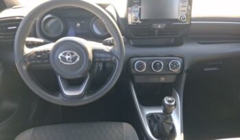 Occasion à vendre : Toyota voiture gris minéral métallisé essence 120 vvt-i design 5p my22 Reunion
