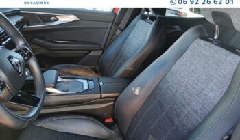 Image illustrative S.u.v. occasion climatisation rouge flamme Reunion à saisir.