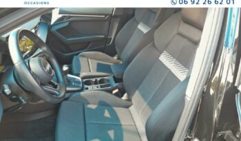 Image illustrative Berline occasion climatisation noir mythic métallisé Reunion à saisir.