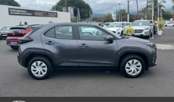 Occasion à vendre : Toyota voiture gris atlas métallisé hybride : essence/electrique 116h design my22 Reunion