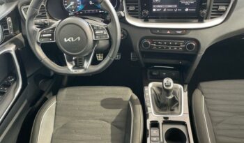 Occasion à vendre : Kia voiture bleu fusion métallisé diesel/micro-hybride 1.6 crdi 136ch mhev gt line ibvm6 Reunion