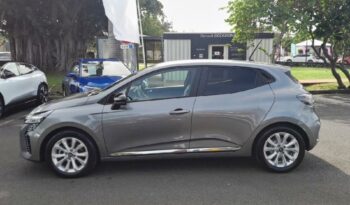 Occasion à prix réduit chez Renault-renault Saint Pierre : Vente berline 2024, berline à La Reunion.