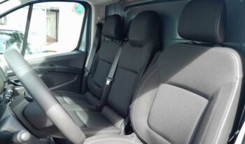 Image illustrative Fourgon occasion climatisation gris urbain Reunion à saisir.