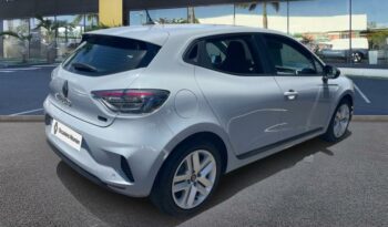 Clio occasion Reunion 1.6 e-tech 145ch full hybrid equilibre - 24, modèle 2024 à vendre.