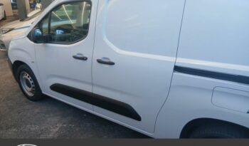 Occasion à vendre : Peugeot voiture blanc icy diesel xl 950kg bluehdi 130ch s&s eat8 pack premium connect Reunion