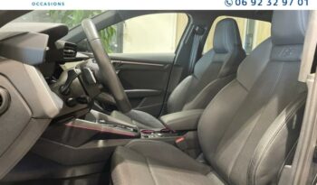 Image illustrative Berline occasion climatisation noir mythic métallisé Reunion à saisir.