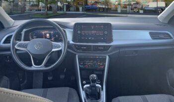 Occasion à vendre : Volkswagen voiture rouge roi métallisée/toit noir essence 1.0 tsi 110ch life plus Reunion