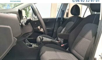 Image illustrative Berline occasion climatisation blanc celeste Reunion à saisir.