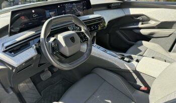 Occasion à vendre : Peugeot voiture gris artense (m) essence/micro-hybride 1.2 hybrid 136ch allure e-dcs6 Reunion