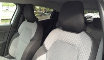 Photo Clio occasion clio ph2 equilibre+ e-tech full hybrid 145 gsr2 ile Reunion.