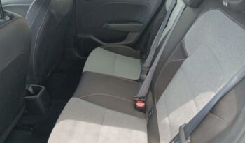 Image illustrative Berline occasion climatisation blanc glacier Reunion à saisir.