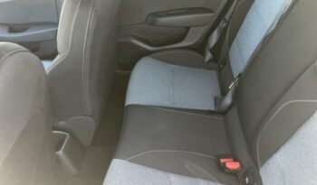 Image illustrative Berline occasion climatisation blanc glacier Reunion à saisir.