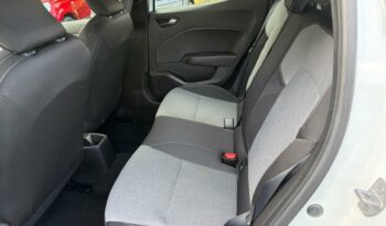 Image illustrative Berline occasion climatisation blanc glacier Reunion à saisir.