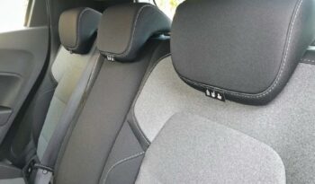 Image illustrative Berline occasion climatisation blanc glacier Reunion à saisir.