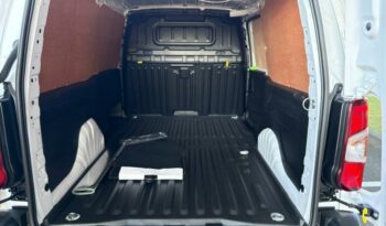 Photo Berlingo occasion taille xl - 1.5 bluehdi 130ch s&s max eat8 5 places (7 en option) ile Reunion.