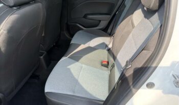 Image illustrative Berline occasion climatisation blanc glacier Reunion à saisir.