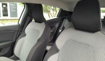 Image illustrative Berline occasion climatisation blanc glacier Reunion à saisir.