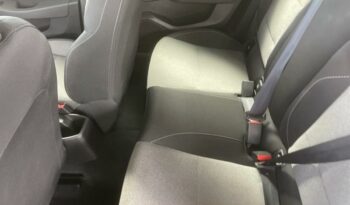 Image illustrative Berline occasion climatisation blanc glacier Reunion à saisir.