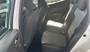 Image illustrative Berline occasion climatisation blanc glacier Reunion à saisir.