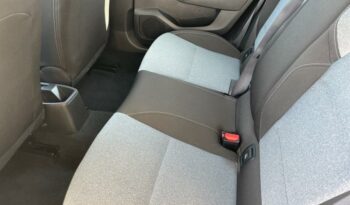 Image illustrative Berline occasion climatisation blanc glacier Reunion à saisir.