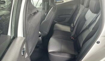 Image illustrative Berline occasion climatisation blanc glacier Reunion à saisir.