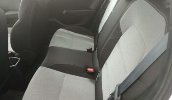 Image illustrative Berline occasion climatisation blanc glacier Reunion à saisir.